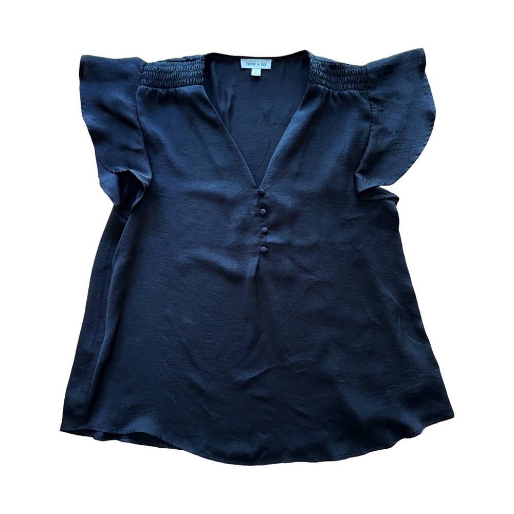 Women’s Black Short Sleeve V-Neck Button Blouse x Floral & Ivy, Small